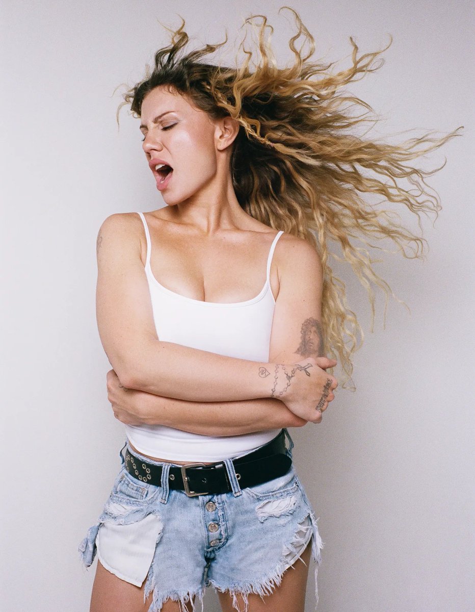 PopCrave's tweet photo. Slayyyter has sold out Madison Square Garden. https://t.co/qX0FkxwdxY