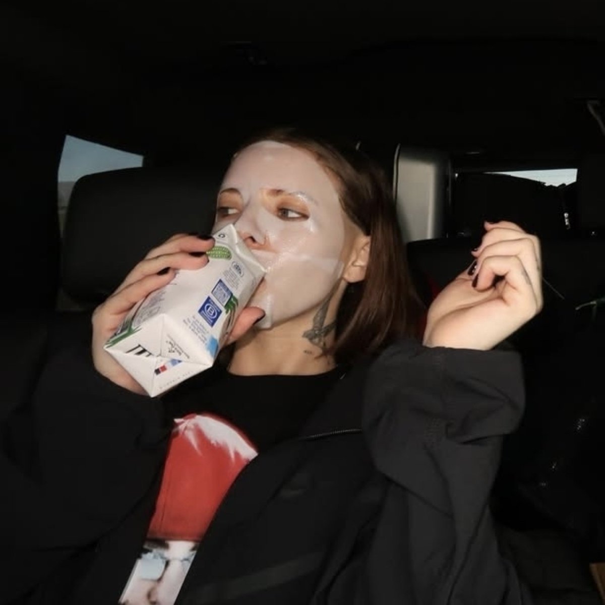 tunein2it's tweet photo. ⠀

         Early mornings, self care,
         hydration at it's finest 🥥🖤

ㅤ ㅤ https://t.co/KXOJpxeqpN