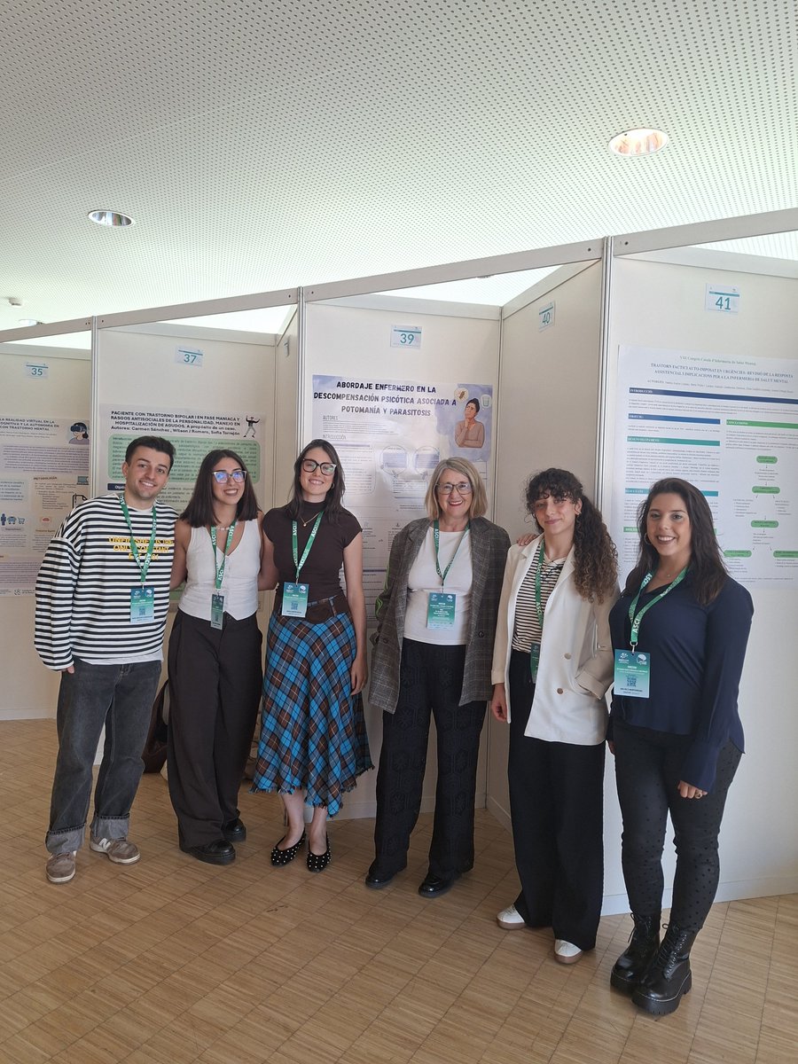 EvaGausachs's tweet photo. Retrobar les companyes de sempre, veure arribar noves generacions i pensar en qui ha quedat pel camí.

La infermeria de salut mental necessita memòria, però sobretot futur.

L' @ASCISAM ha de continuar connectant generacions, obrint camins i fent avançar la professió. https://t.co/sLMimZWfm1