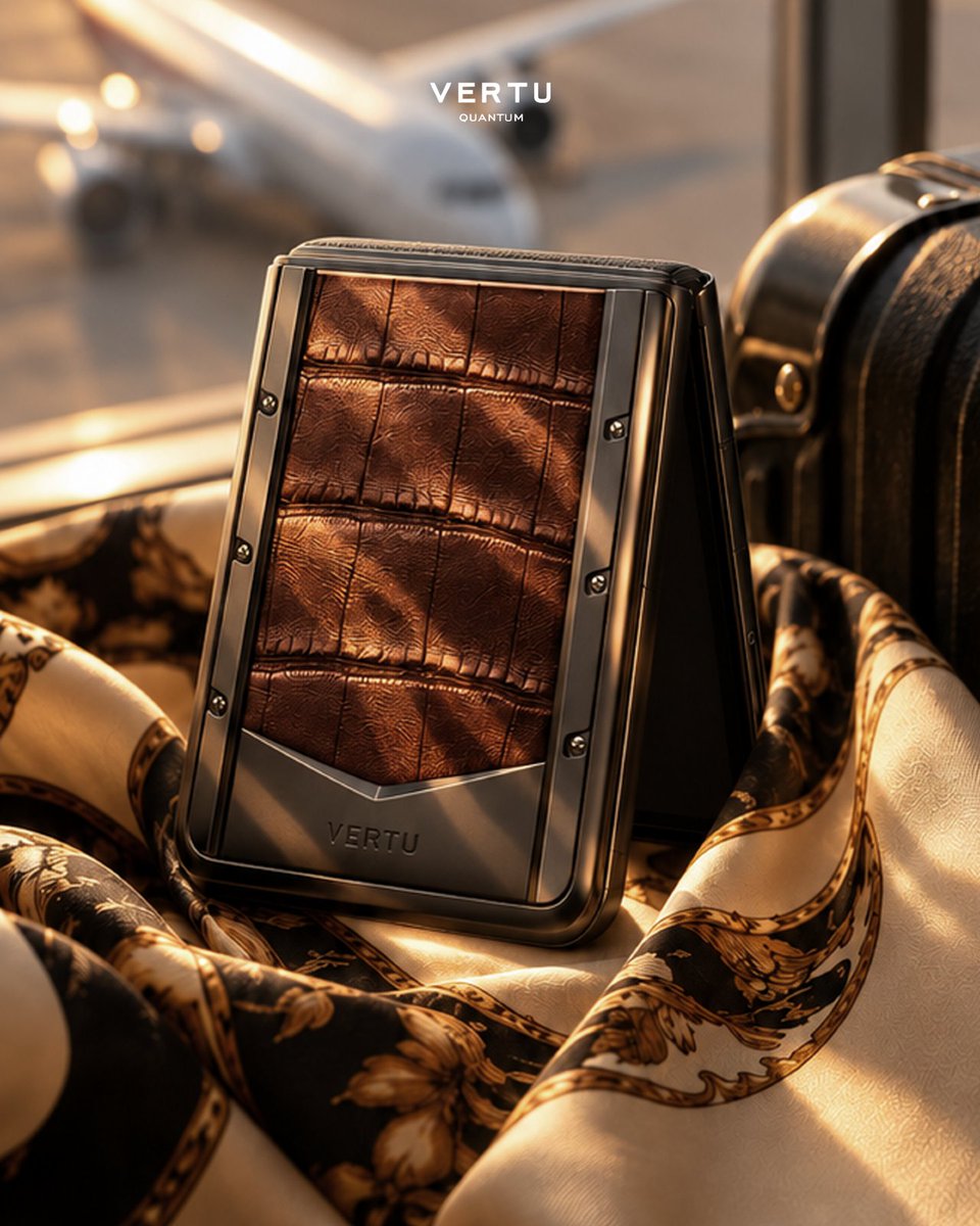 VertuEngland's tweet photo. Your phone called. It wants a luxury upgrade. 

Rich leather, sleek details, and a whole lot of attitude.

Click the link on the Vertu homepage to learn about the product information.

#VERTU #VERTUQuantum #LuxuryAesthetic #EverydayLuxury #LuxuryStyle#LuxuryAesthetic https://t.co/1Rh7lUffuu