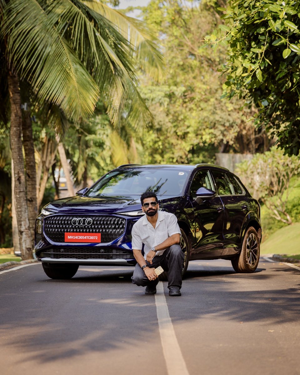 TechnicalGuruji's tweet photo. Third generation, and a completely new attitude!
Had an amazing time experiencing the all-new #AudiQ3 before it's India launch, and I must say, @audi has really stepped things up! A complete transformation inside and out, with stunning new looks, impressive driving dynamics and that signature quattro confidence...

Exciting times ahead for Audi in India, and I’m already looking forward to experiencing more, especially the upcoming Q9! 
@audiin 
#TGFamily 🔥 🔥 🔥