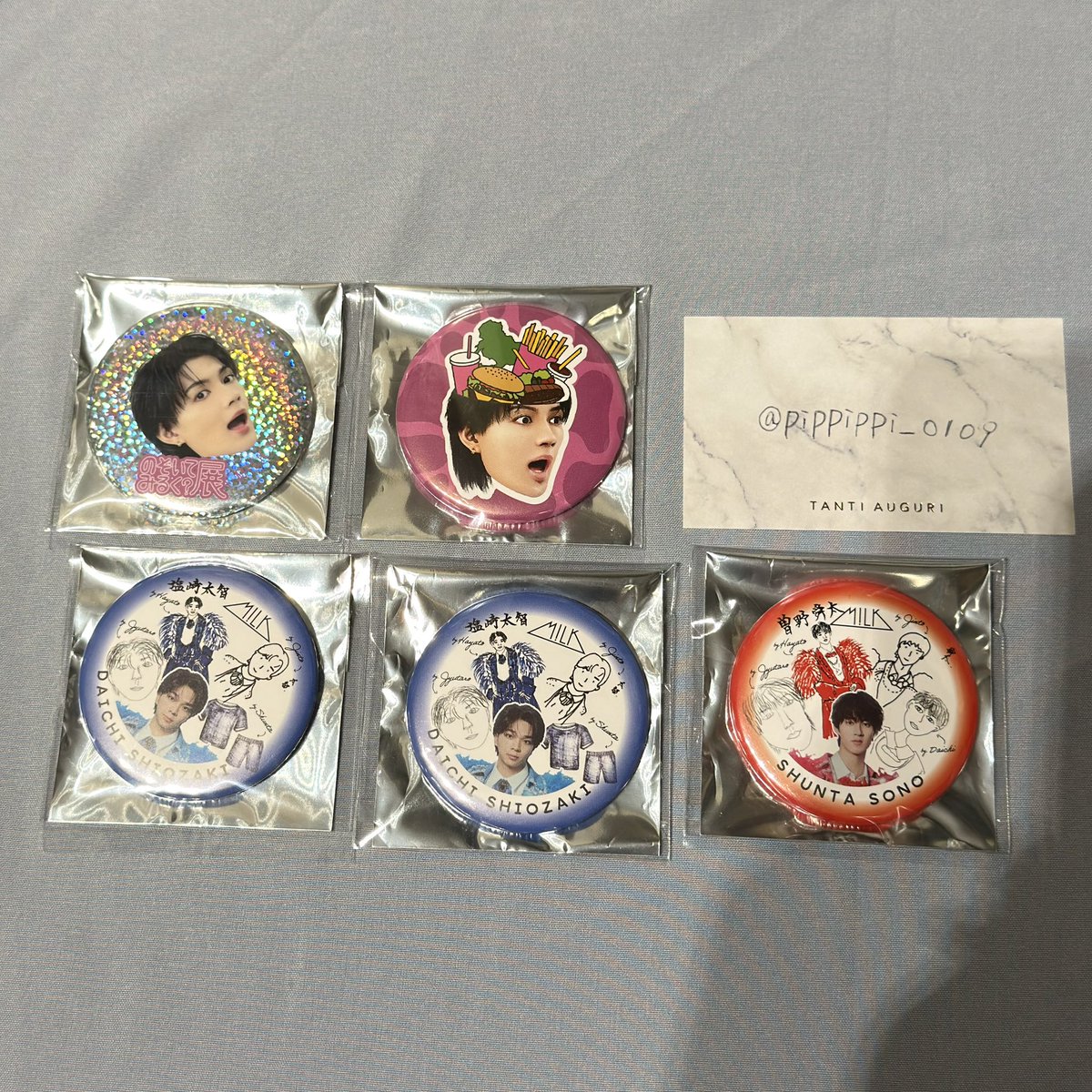 pippippi_0109's tweet photo. M!LK のぞいてみるく？展 のぞみる 缶バッジ 交換

【譲】画像 佐野 曽野 塩﨑

【求】山中ホログラム

複数の提供も可能です!
都内手渡し、シャカレボ11/21、郵送での交換希望です。

検索からもお気軽にお声掛けください(⋆ᴗ͈ˬᴗ͈) https://t.co/Gw1viV7uj7