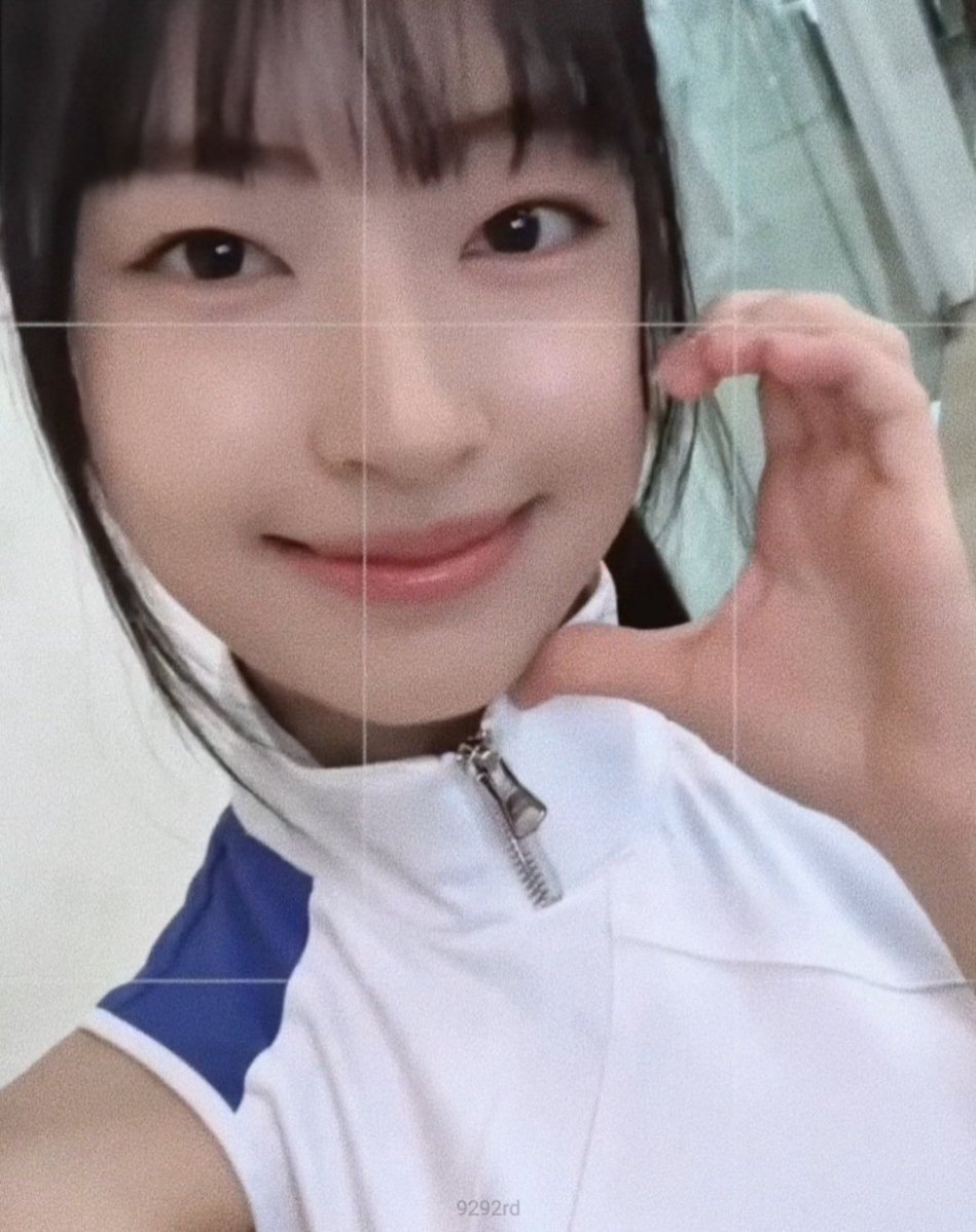 92zxv's tweet photo. 포카리스트표 해외팬 언니가 만들어주심...。
ㄴㅁ 이뻐……。 https://t.co/mJuZTN8P8L
