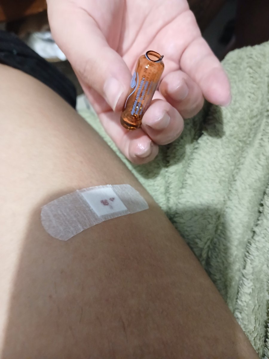 Misallyio's tweet photo. Roles trans onde vcs compram hormônios e se hormonizam juntos https://t.co/VEyEKrsBUh