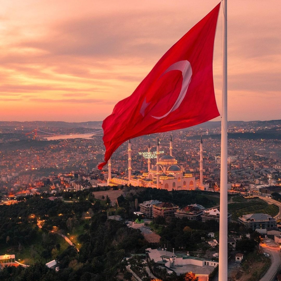 TurkMedyaAjansi's tweet photo. Pakistan Başbakanı Şahbaz Şerif ;

"Gururla Söylüyoruz: Pakistan ve Türkiye Tek Bir Ruhun İki Kalbidir.." https://t.co/UkJ2WCQEvz
