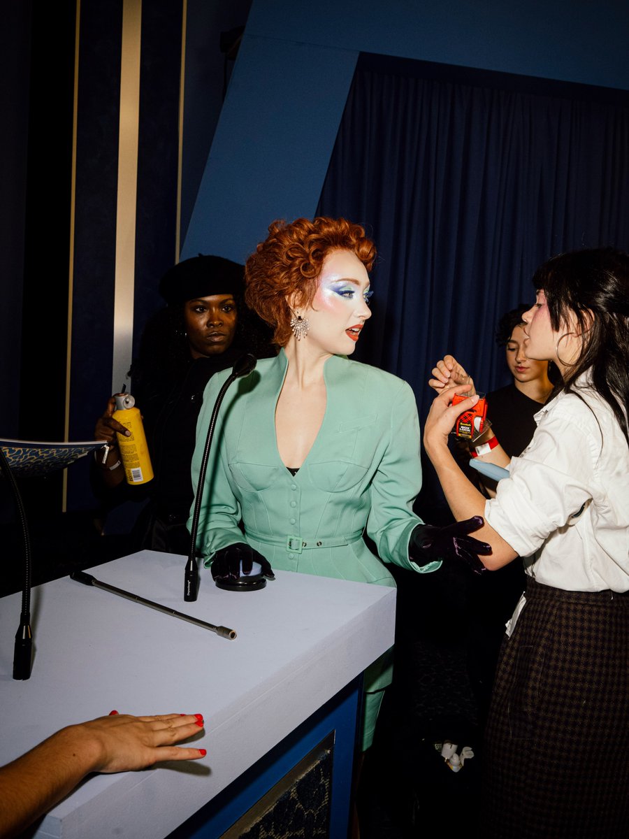 chappellroanbr's tweet photo. Chappell Roan em novas fotos nos bastidores do videoclipe de ‘expectations’ ⋆⭒˚.⋆⋆⭒˚.⋆ https://t.co/sf5RWU2QgN