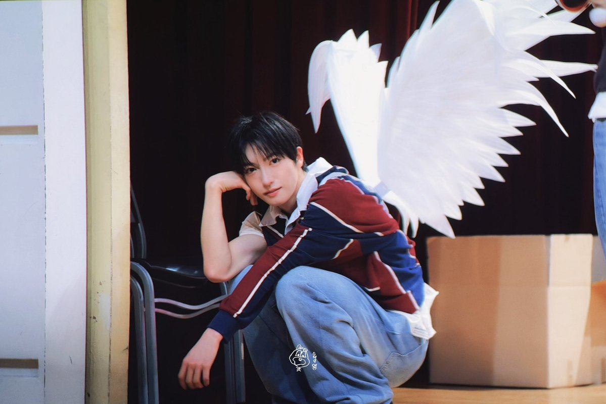 eatSiyoung's tweet photo. oh my god he’s so most beautiful person ever https://t.co/8leB4QdRUW