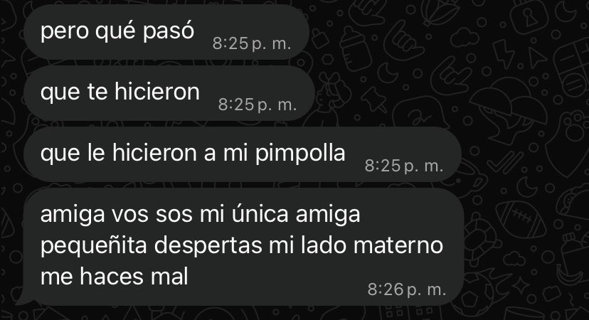 fioreeeambro's tweet photo. la amiga que te haces en la facultad que es UN AÑO mas grande que vos. MAMÁ TE A M O https://t.co/90IHv0yhzt