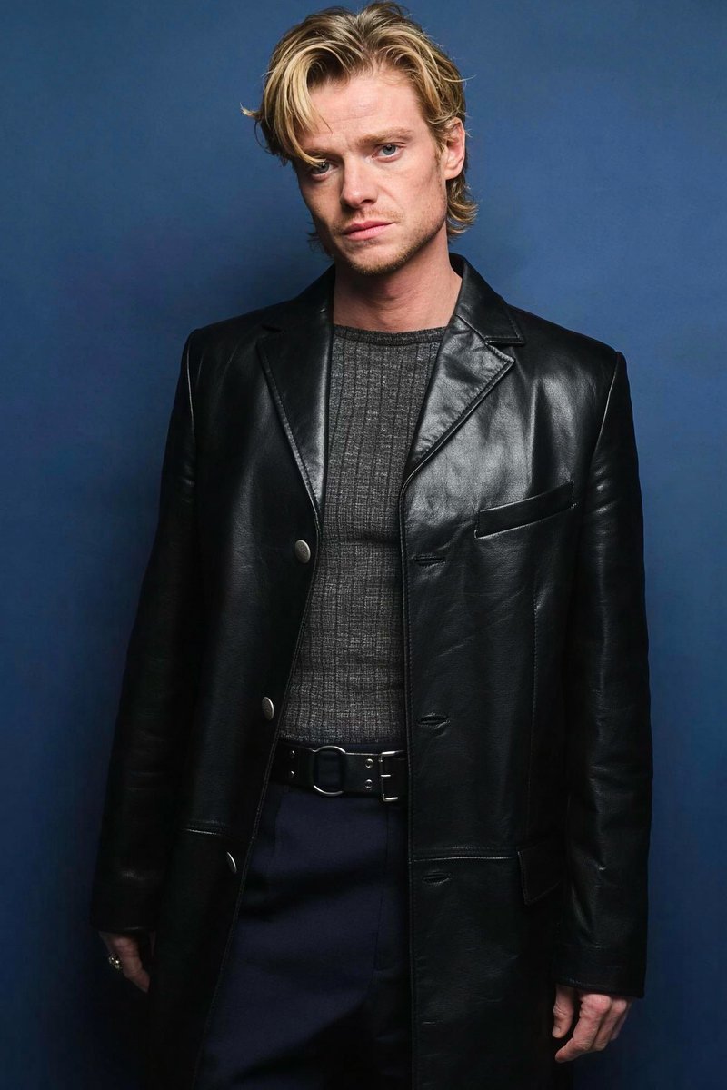 _filmcrave's tweet photo. Tom Rhys Harries photographed for ‘CLAYFACE’ press. 📷 https://t.co/ORcVuoQPZF