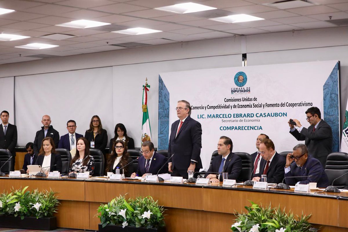 a_marvan's tweet photo. Tuve el gusto de acompañar al secretario de Economía, @m_ebrard, durante su comparecencia ante comisiones de la @Mx_Diputados, en el marco de la glosa del Segundo Informe de Gobierno de la Presidenta @Claudiashein.

Rendición de cuentas y diálogo sobre las acciones que impulsan el desarrollo económico de México.