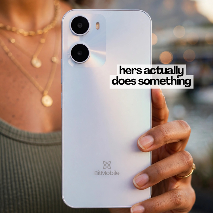 BitMobileTech's tweet photo. The iridescent finish is just a bonus. Phēnix X 📱 Pay over time with @BitPayTech

https://t.co/58TlZao2qU https://t.co/lHDyOSdUBw