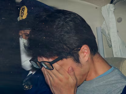 CapturaARG's tweet photo. 💀 METIERON PRESO AL "ASESINO DE TWITTER"

Un japonés confesó ser el "asesino de Twitter": se contactaba con gente por la app, las invitaba a su departamento con distintas excusas y las terminaba descuartizando.  Ojito cuando se junten con sus mutuals. https://t.co/wDSdqDdjoM
