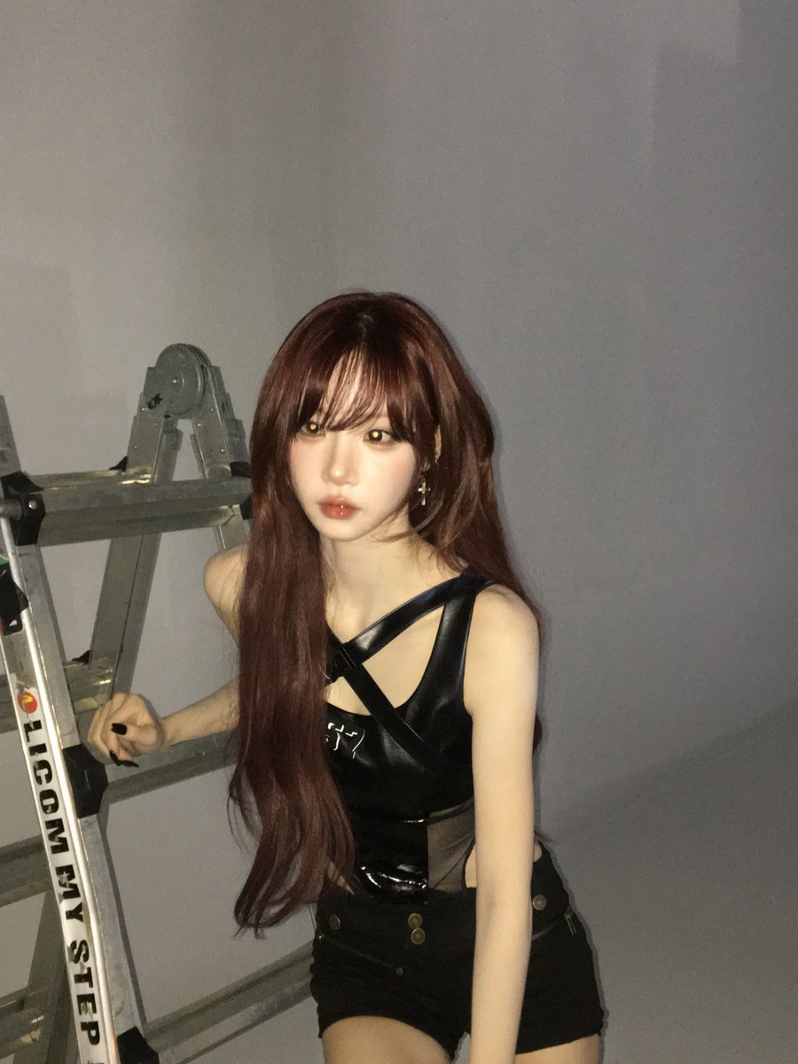 gapyeonghaus's tweet photo. [261017] 
#tripleS Nakyoung COSMO Talk update 🐈‍⬛   

#NaKyoung #나경 #김나경 #ナギョン https://t.co/JnQxI6M6oY