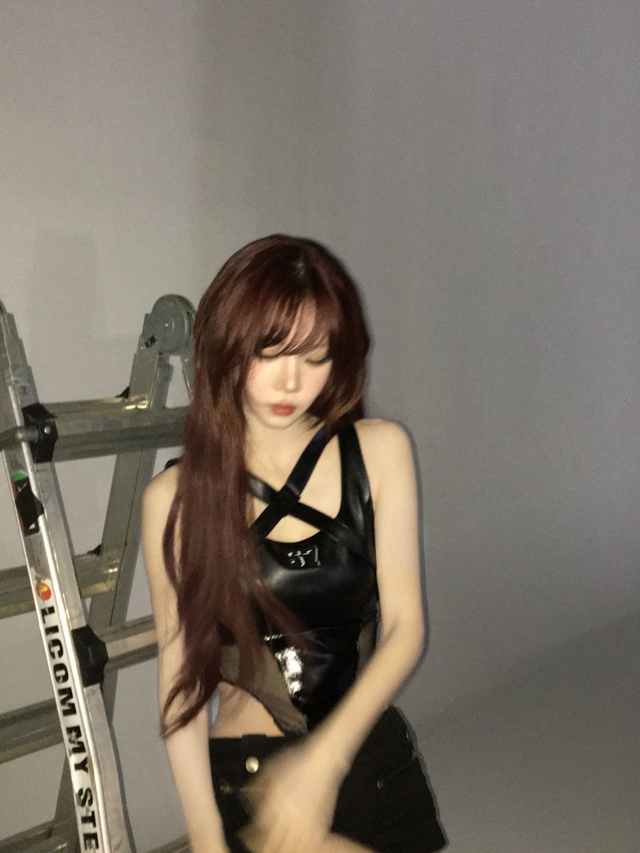 gapyeonghaus's tweet photo. [261017] 
#tripleS Nakyoung COSMO Talk update 🐈‍⬛   

#NaKyoung #나경 #김나경 #ナギョン https://t.co/JnQxI6M6oY