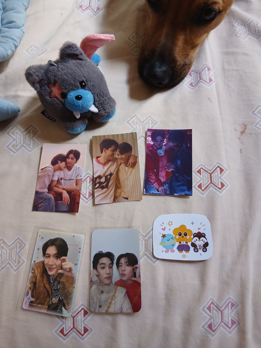 manchildperthh's tweet photo. quero deixar aqui meu feedback ultra positivo para a @Moonlightcegs_, fiz a compra de dois photocards um do khaotung e outro dos tlefirstone para entrega no fanmeeting de ofdo mas acabou que não nos encontramos então foi feito o envio para a minha casa +

#reviewmoonlightcegs https://t.co/W0zwZaZTCC