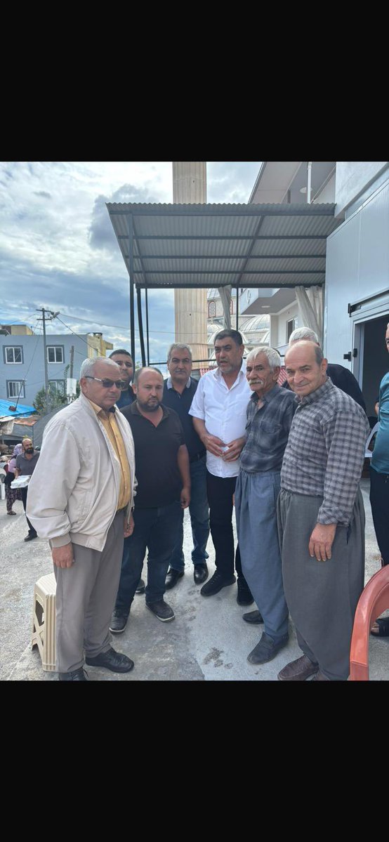 AliDoaner3's tweet photo. Mersin Çeşmeli Sarıyer mahallesi sakinlerinden vefat eden ayaz ailesini ve Yel ailesi Cumhuriyet Halk Partisi Erdemli ilçe başkanı Ahmet Şahin ile birlikte ziyaret ettik Şaban Ayaz’a ve Mustafa Yel’e Allah’tan rahmet ailesine ve sevenlerine sabırlar dileriz https://t.co/5y8NVyOGF0