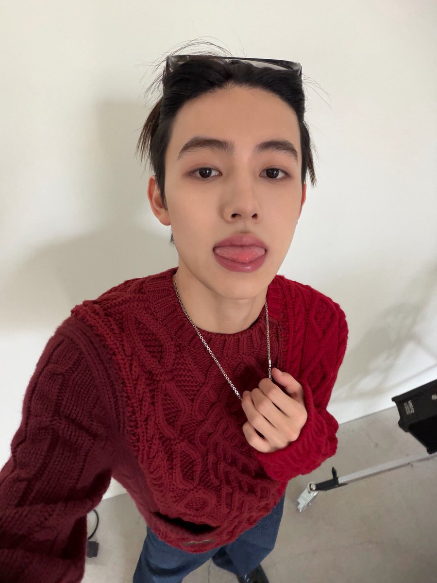 seanramyun's tweet photo. oh boy look at YOU 😩 https://t.co/AlSSRHDQDd