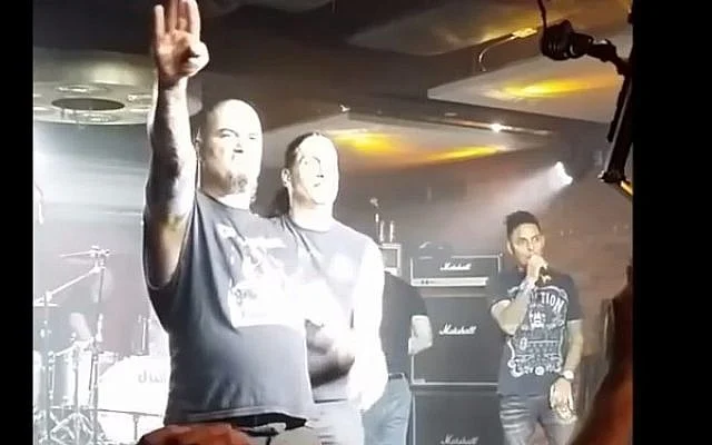 Riperoo6565's tweet photo. Pantera being there is some bullshit lmao https://t.co/KpzbUn4Z45