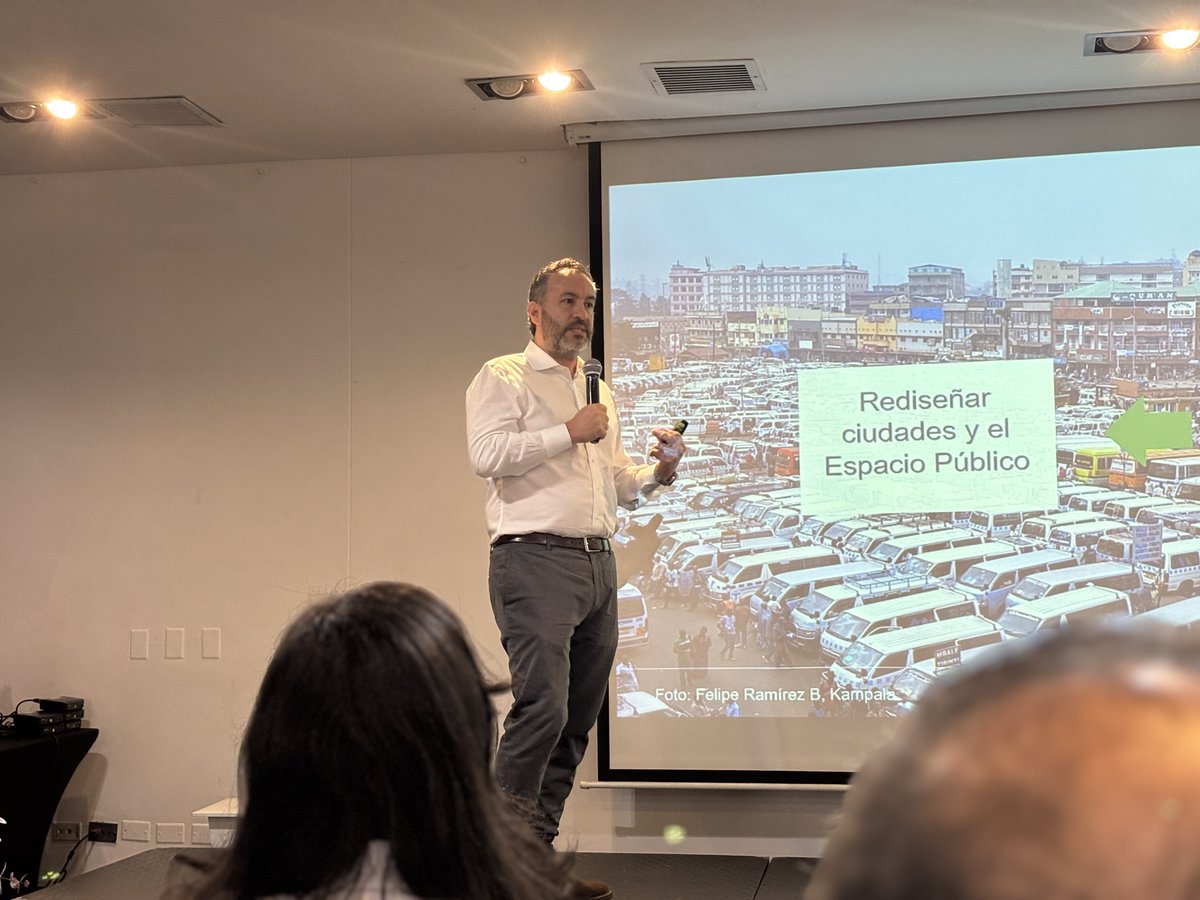 ProPacificoOrg's tweet photo. Felipe Ramírez, director global de Movilidad Urbana del @WRIMexico, presentó una reflexión sobre el desarrollo orientado al transporte, las alianzas entre los sectores público y privado, y la importancia de planear la movilidad junto con el desarrollo urbano. https://t.co/LmNdp9WrTS