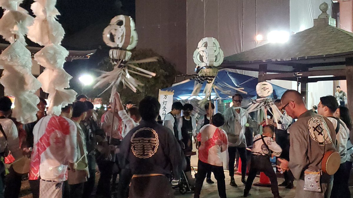 renrenmafmaf's tweet photo. 池上本門寺御会式 https://t.co/4I90HcVD3J
