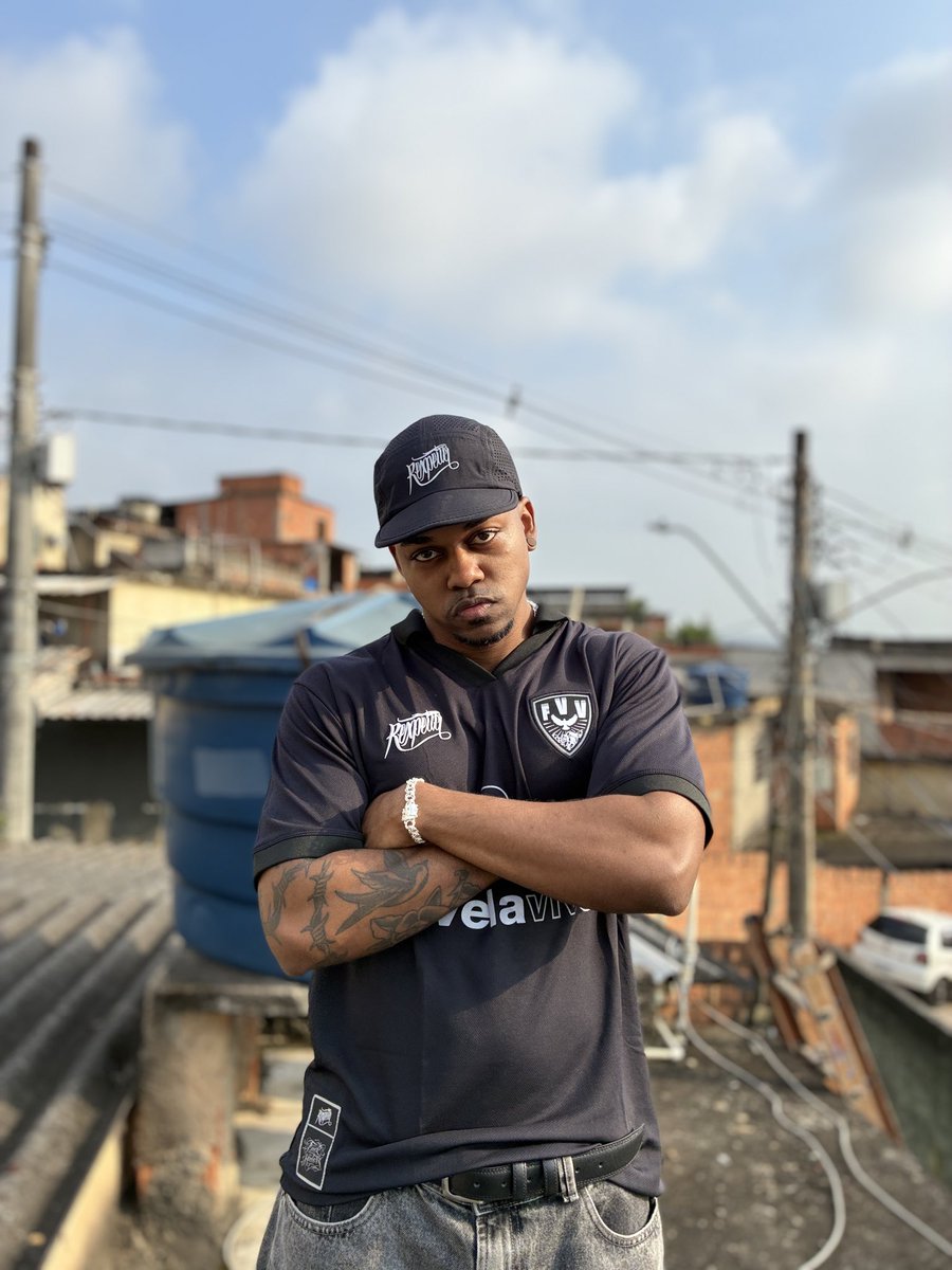 blackbxd's tweet photo. FAVELA VIVE 👀 https://t.co/0ikgfl00rl