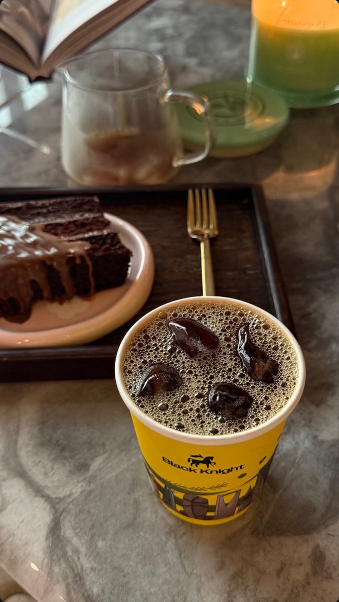 iconiicpearl's tweet photo. قهوة الجمعة 🦢💛 https://t.co/cimms1ZgNx
