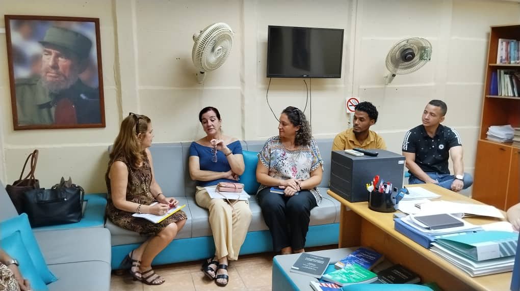 Minjus_Cuba's tweet photo. @RosyCubaMINJUS 🤝Se destacó el compromiso con servicios de calidad, respeto a la legislación, asesoramiento en todos los sectores y formación del personal. Se dio seguimiento a la Ley 175 del Notariado y la Ley 180 del Registro Civil.

👉 Conozca más de la noticia en nuestro canal de Facebook https://t.co/FVGbZB0CBe