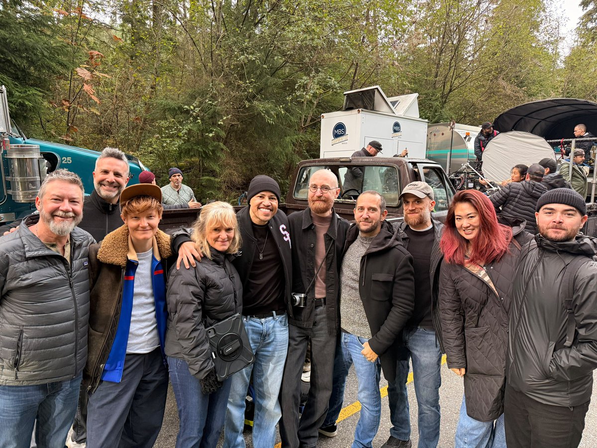 DONTNOD_Michel's tweet photo. Bumped into some friends in the Pacific Northwest! 
@DmitriJohnson @luc_baghadoust https://t.co/85SwoFXWdd
