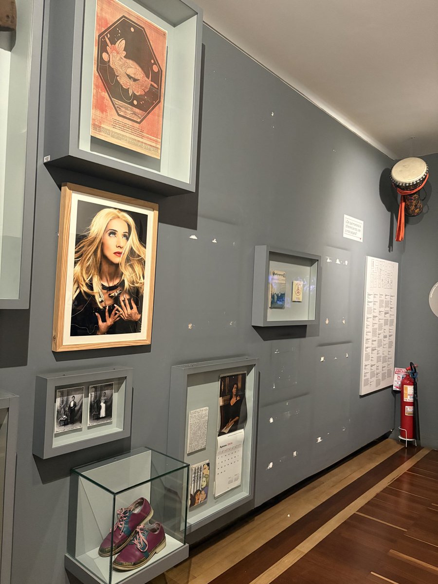 Tweetubeando's tweet photo. El fascismo también es una política de la memoria: decide qué se honra, qué se silencia y qué se borra. Si un gobierno decide qué partes de la historia pueden exhibirse en el Museo Nacional, ¿está revisando el pasado o controlando su interpretación? No vamos ni tres meses... https://t.co/wb1cEgoXdi