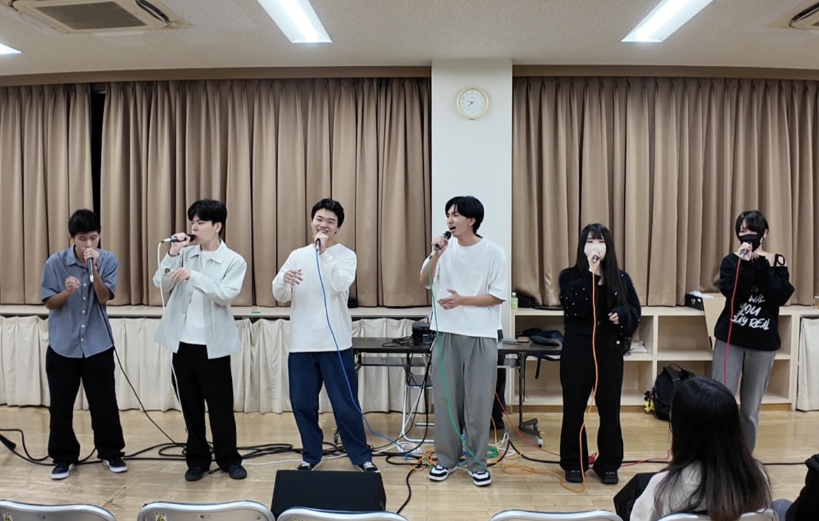 SINGularity_cit's tweet photo. 昨日は谷津コミュニティセンターにて全体練習を行いました！
次のステージのリハーサルを行ったほか、各バンドの演奏を互いに聴きあいました✨️

#SINGularity 
#千葉工業大学 
#千葉工大 
#アカペラサークル https://t.co/UMlQYxnCwH