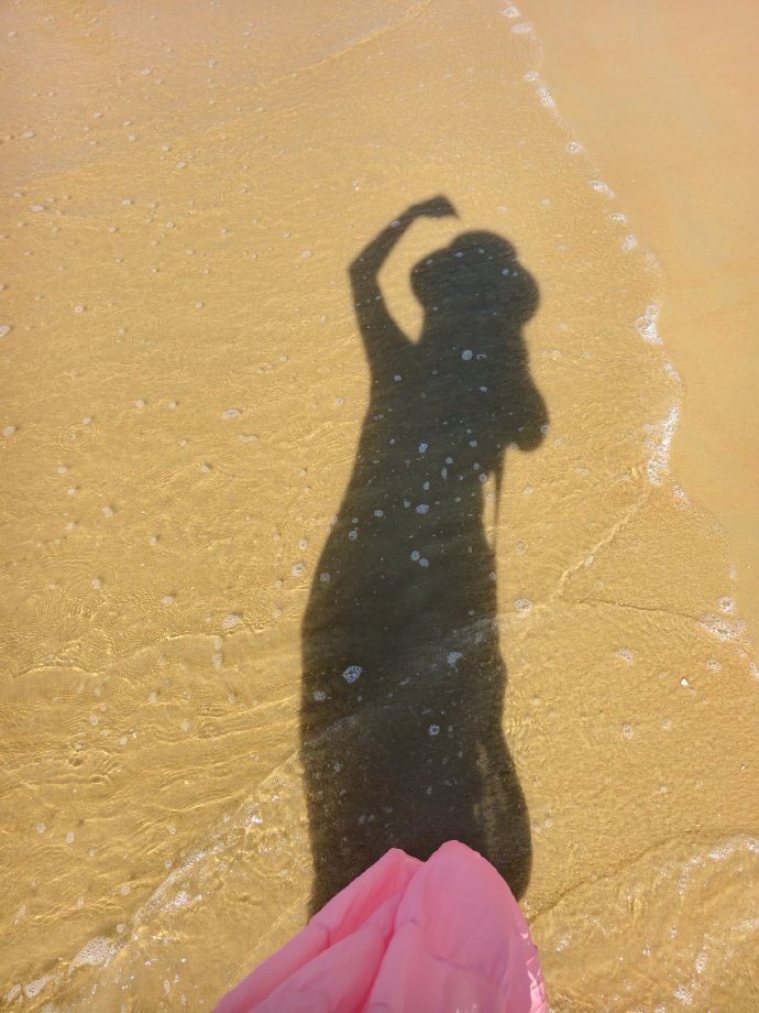 CoralineFrecon's tweet photo. It feels even hotter today than usual, but coming to the beach to catch the ocean breeze in my free time feels so much better. https://t.co/Y8tca5F446
