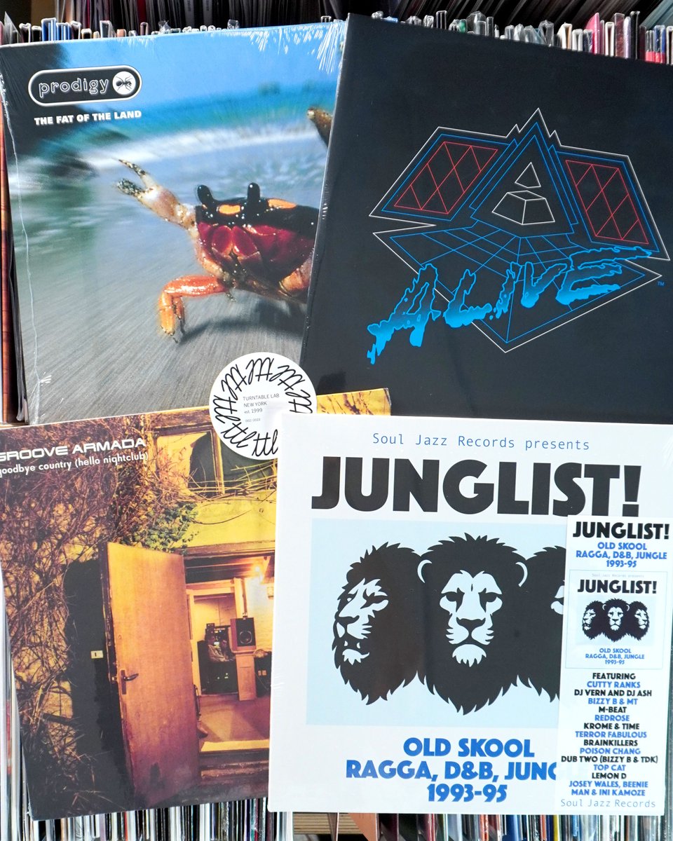 TurntableLab's tweet photo. #ttlrestocks 🔑 @the_prodigy, @Neilyoung, @realstevelacyy, @intanetz, @sza, @AdrianneLenker + more key restocks hitting the site:

⇢ https://t.co/EyWFSvjmXI https://t.co/aJj3mFzRq5
