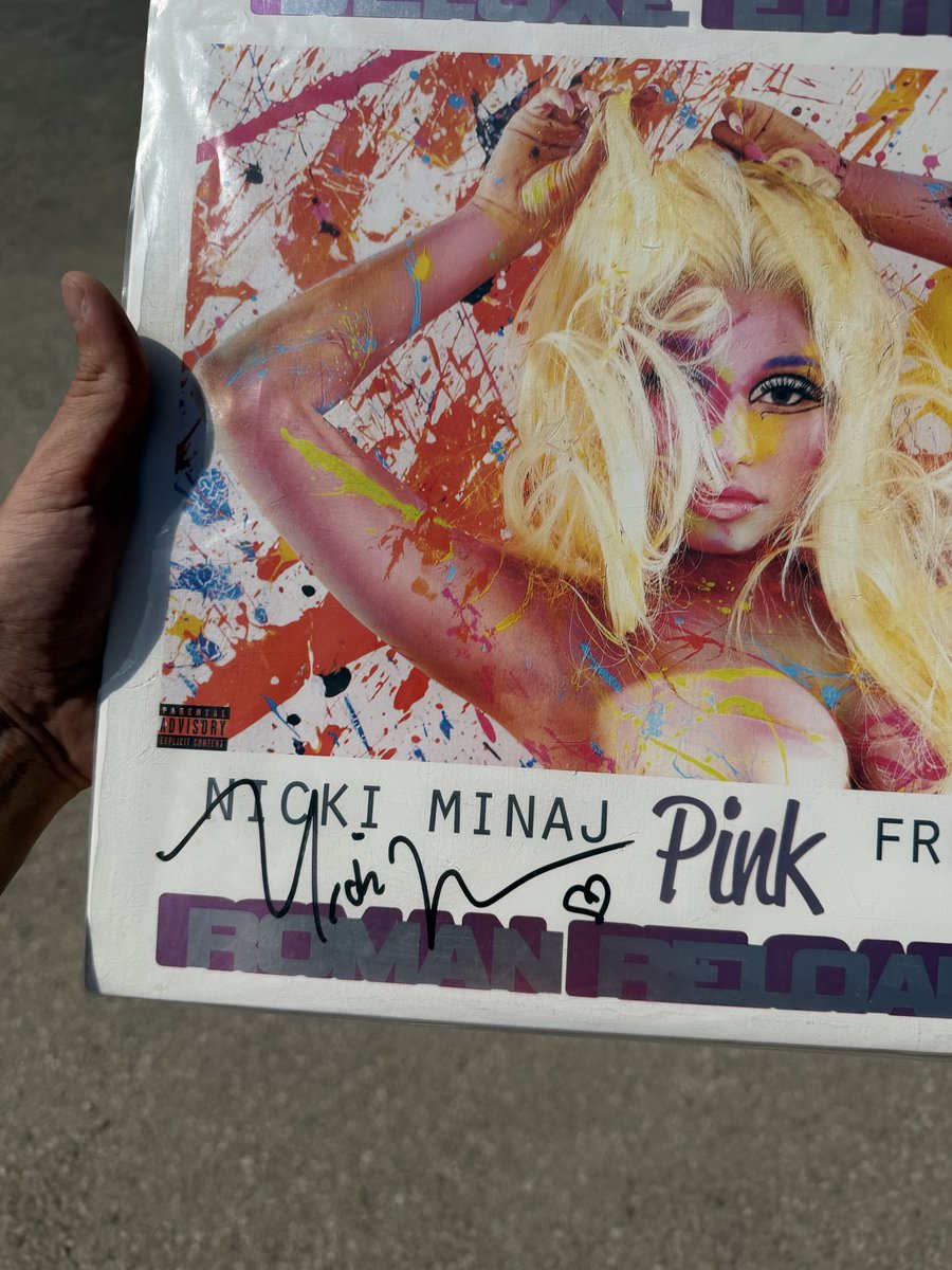 rumor37's tweet photo. @NICKIMINAJ I truly cannot thank you enough, you mean so so much to me. Thank you for doing this for us , you know how much we missed you❤️  I went through so much this year and definitely needed this. You make me so so happy❤️😍Our photo is absolutely beautiful, our moment that day was so so special. I will FOREVER be here. Baxter and Nic forevaaaaaa❤️🥹😘😘😘 love you so so so muchhhhh #NickiMeetandGreet