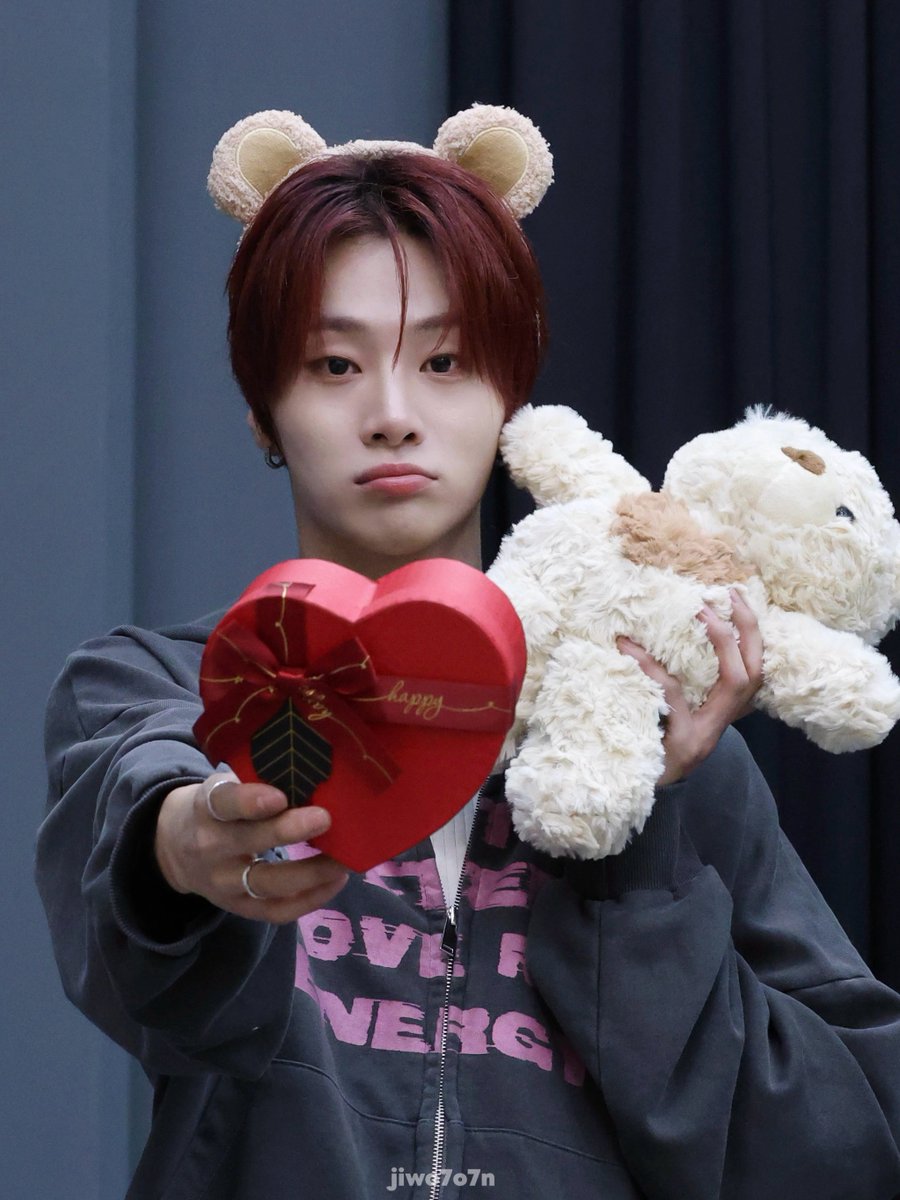jiwo7o7n's tweet photo. 261016 🧸🎁

#idntt #아이덴티티
#남지운 #namjiwoon https://t.co/7D4fHcWhJt