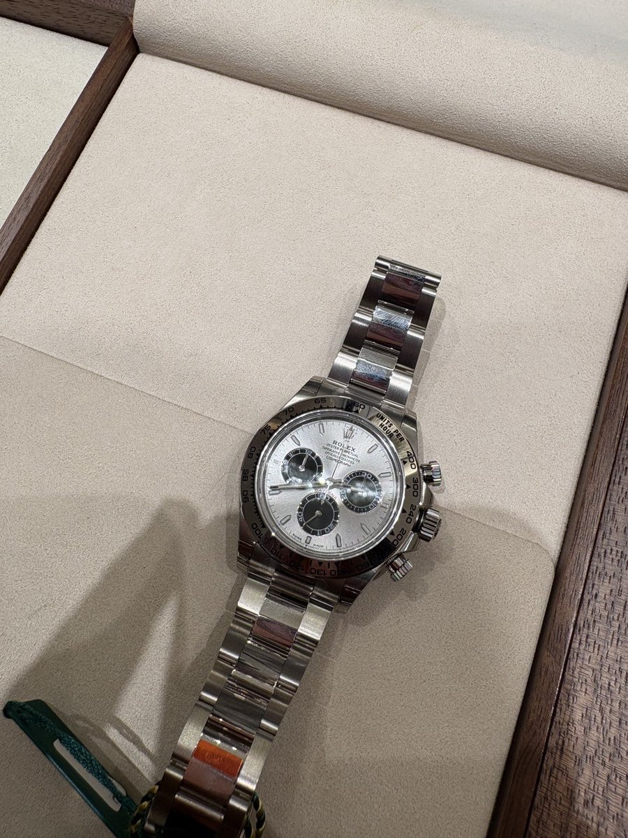 Kecyy's tweet photo. $65000 well spent. https://t.co/LshhKhk15f
