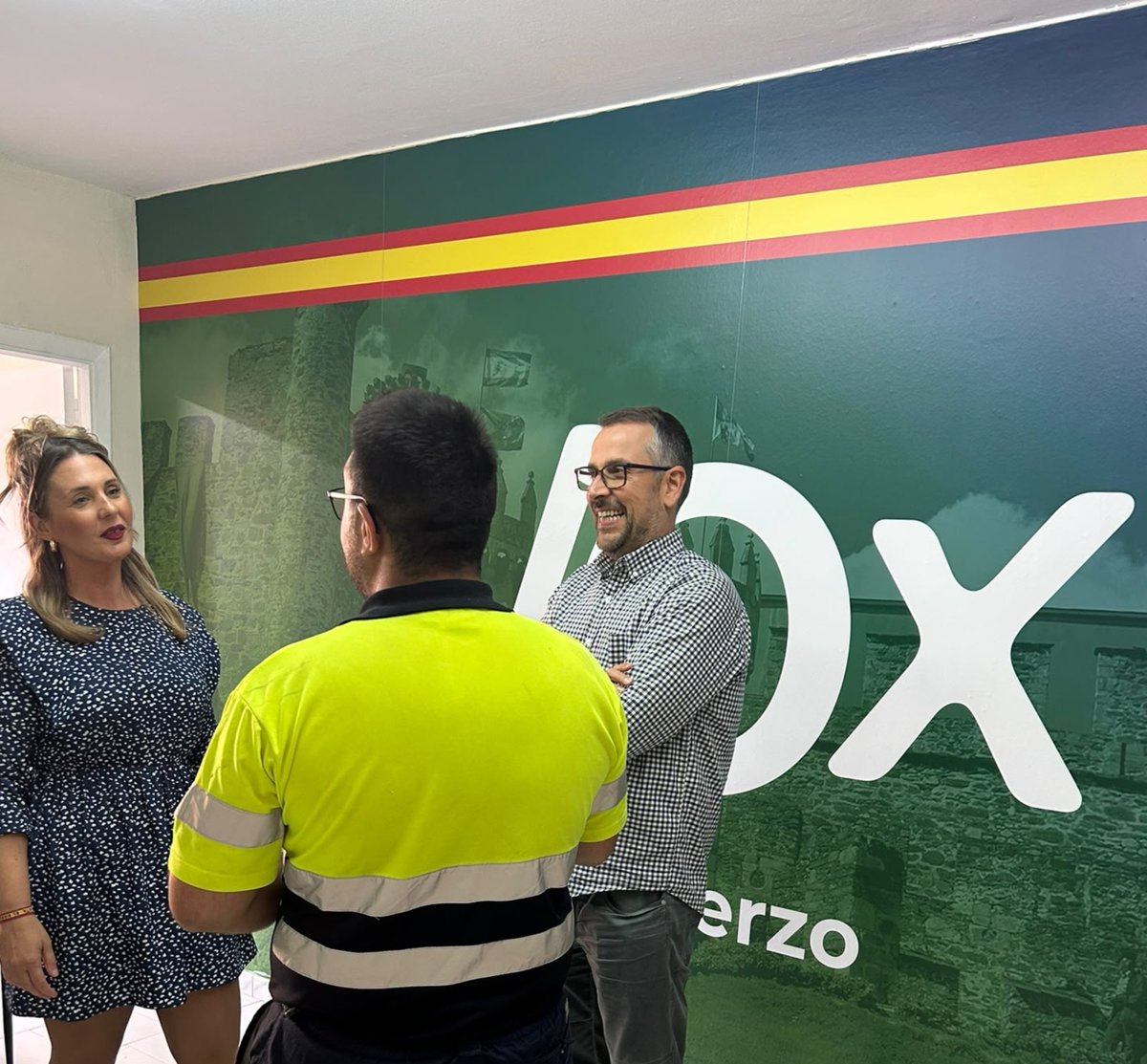 P_atriciaGlez's tweet photo. Jornada de puertas abiertas sede Vox Ponferrada.

Una maravillosa jornada con nuestros afiliados y simpatizantes. 

Gracias por acompañarnos!! https://t.co/hvHUJ9X9Ho