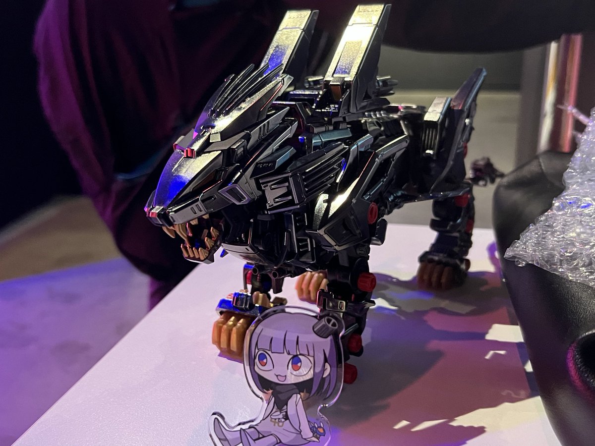 rostigesMetall's tweet photo. #みなさん3年前の今頃はどんな模型作りました
大ゾイド博に持って行きたいがためにAZライガーゼロを作りました
メッキ調ははじめて触ったしエアブラシも初心者だったので失敗して1回塗り直したりしたけど塗料の性能に大分助けられたな... https://t.co/ZUo0dDLP6o