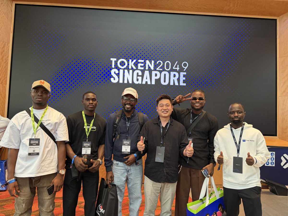 COSMASANALYST's tweet photo. I will be sponsoring 25+ people in the upcoming @blockfestafrica event. 

@0xwale will pick 5 persons for me  from his own page

@Cyber_chidi also will pick 5 from his own end

@legeOfficial will also pick 5 persons from his own end

And    @Chi_chi989 will be the one to pick 10 people from my side and all you have to do is to 👇

1.Make sure you're following me
2.Follow them
3.Drop your email address in the comment

👉And lastly don't forget to register on Bitunix with this link : https://t.co/5Fdcdq0Nkr
Something big is coming
