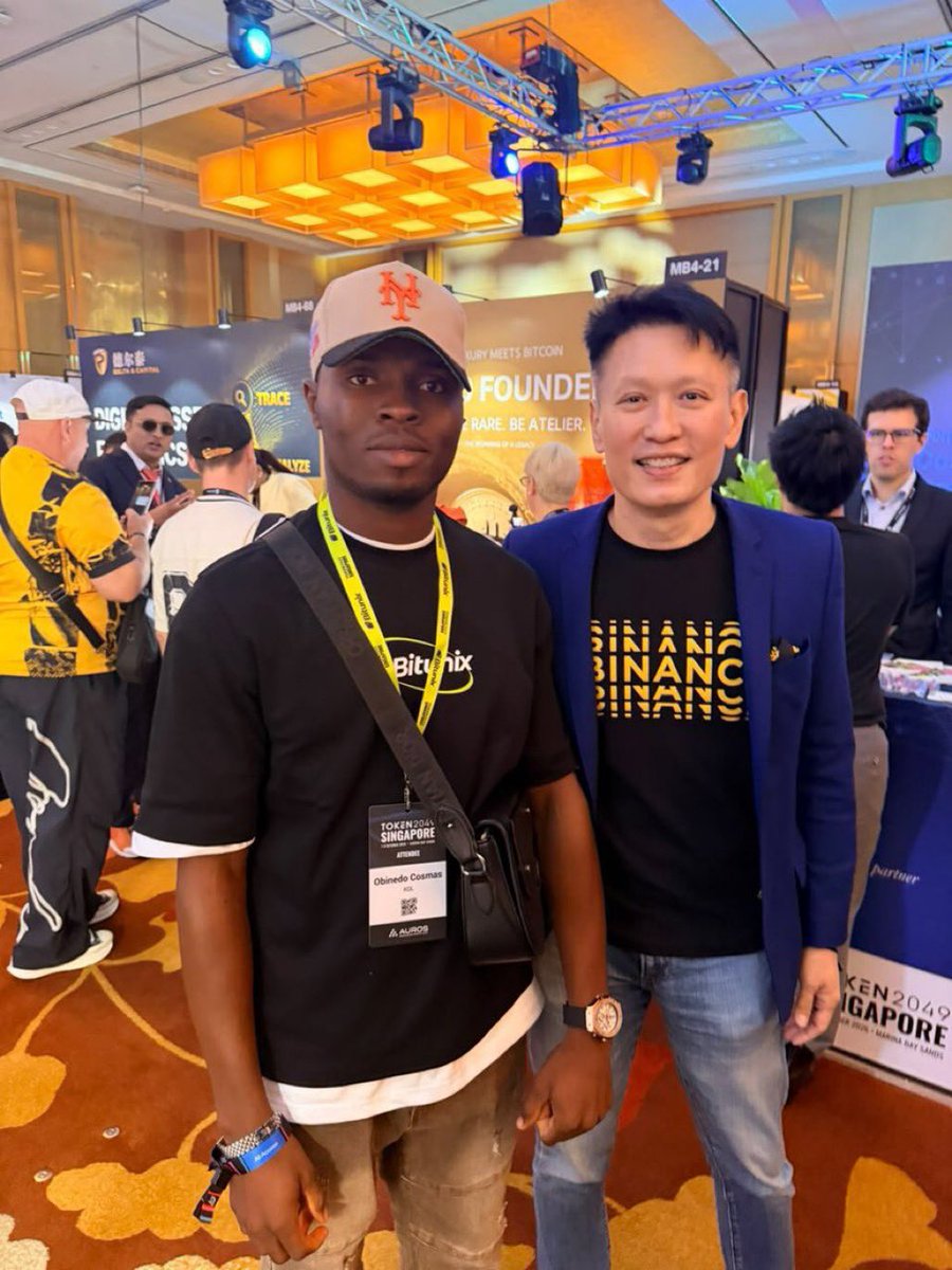 COSMASANALYST's tweet photo. I will be sponsoring 25+ people in the upcoming @blockfestafrica event. 

@0xwale will pick 5 persons for me  from his own page

@Cyber_chidi also will pick 5 from his own end

@legeOfficial will also pick 5 persons from his own end

And    @Chi_chi989 will be the one to pick 10 people from my side and all you have to do is to 👇

1.Make sure you're following me
2.Follow them
3.Drop your email address in the comment

👉And lastly don't forget to register on Bitunix with this link : https://t.co/5Fdcdq0Nkr
Something big is coming