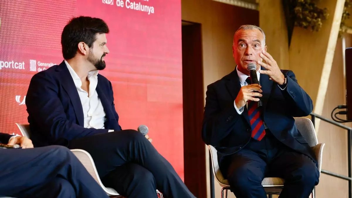 Forca_Fcb's tweet photo. 🎙️ رافا يوستي (نائب الرئيس) خلال مؤتمر الأندية الكتالونية: 

نادي برشلونة ليس مجرد نادٍ رياضي، بل هو مؤسسة متجذرة في المجتمع، وتعمل كشبكة للدعم والتعاون مع العديد من الكيانات الرياضية في كتالونيا

أهم شيء هو ألا تفقد هويتك أبدًا، وأن تنجح في جعل الرياضيين يحبون ناديهم https://t.co/3qKqzLsxF9