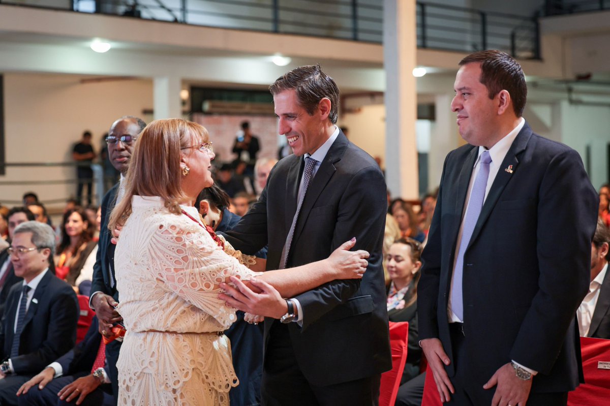 mriquelme1's tweet photo. 🇵🇾 El Paraguay que estamos construyendo genera oportunidades en cada sector y en cada rincón del país.

Con orgullo por todo lo que nuestro país tiene para ofrecer, inauguramos la 21.ª edición de la Feria Internacional de Turismo del Paraguay, FITPAR 2026.

El turismo es inversión, empleo y desarrollo. Desde el @MIC_PY, junto a la @Senatur_Py, trabajamos de manera coordinada para transformar nuestro potencial en oportunidades concretas, fortaleciendo la formalización, el acceso al financiamiento y la alianza con el sector privado.

¡Hagamos del turismo un motor de crecimiento y desarrollo para todo el Paraguay! 🇵🇾