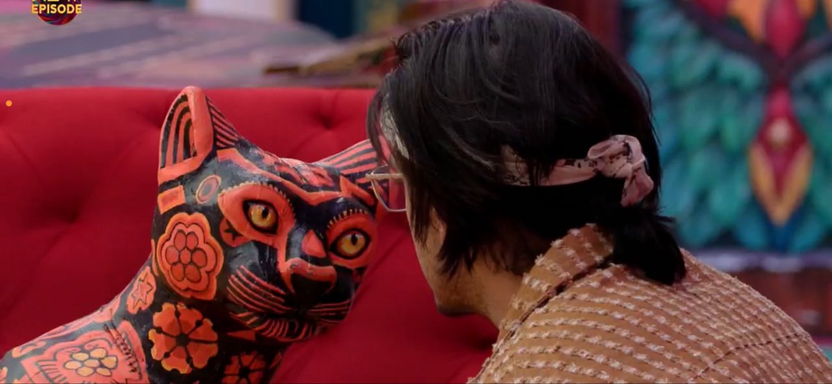 vickyjust53's tweet photo. “Athar ji, billi bhi soch rahi hai ki ghar mein drama karne wale itne hain, phir mujhe kyun bulaya?” 🤣🤣

#BB20 #Athar #BiggBoss20 #QaziArmy 
 #QaziFans #BiggBoss #Biggbosslive https://t.co/m70OGrY1SK