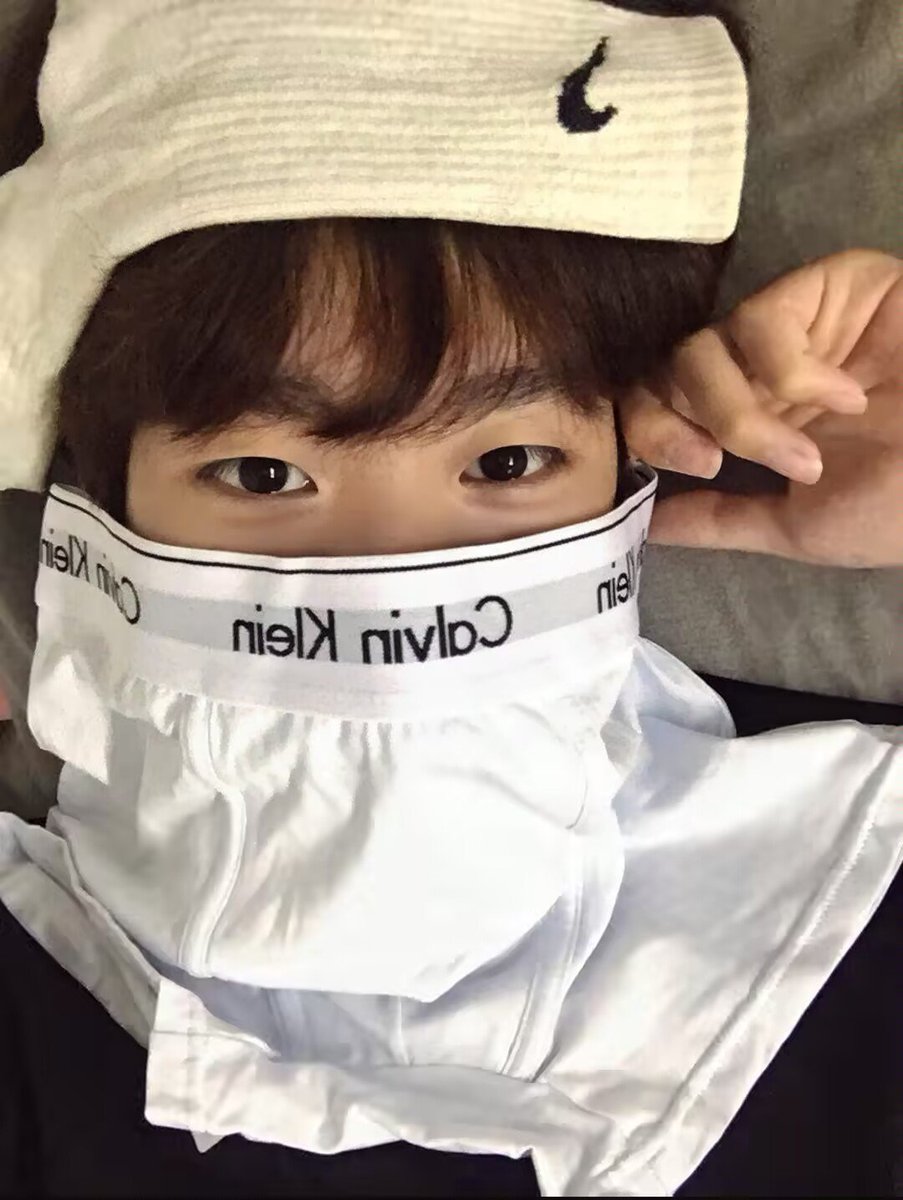 floatkjwzzz's tweet photo. 没哥哥喜欢20岁188腹肌小0吗 https://t.co/I3YbL1rn4t