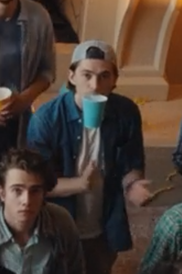grlsluvmndyl4ne's tweet photo. he was so happy to eat his cup https://t.co/NLXlAKMVyR