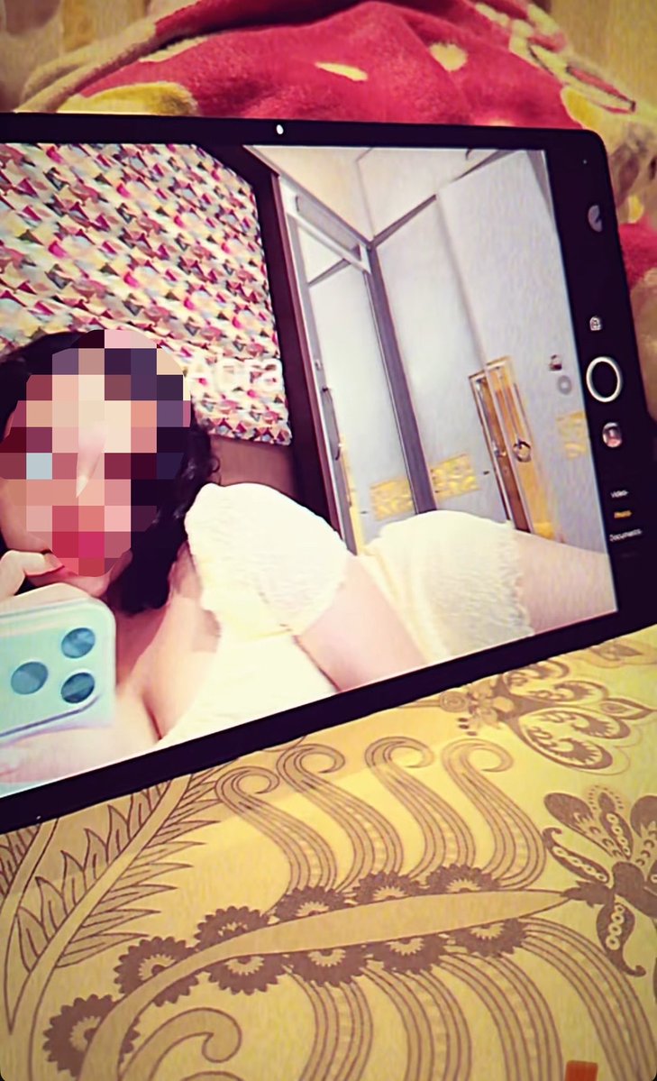 bas_kriisha's tweet photo. I m so frkn horny rn 😫😫 https://t.co/o9LD4iilX3