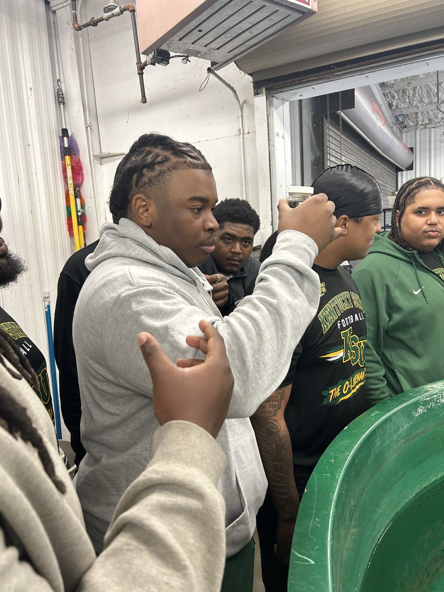 Steve_Wallace_2's tweet photo. OL went FISHING for Knowledge today!

Thank you KSU Aquaculture Research Center for having the OL come by! 

#Top3InTheNation
#Aquaculture 
#KYSU
#ThoroFamily https://t.co/HuacOgta6C