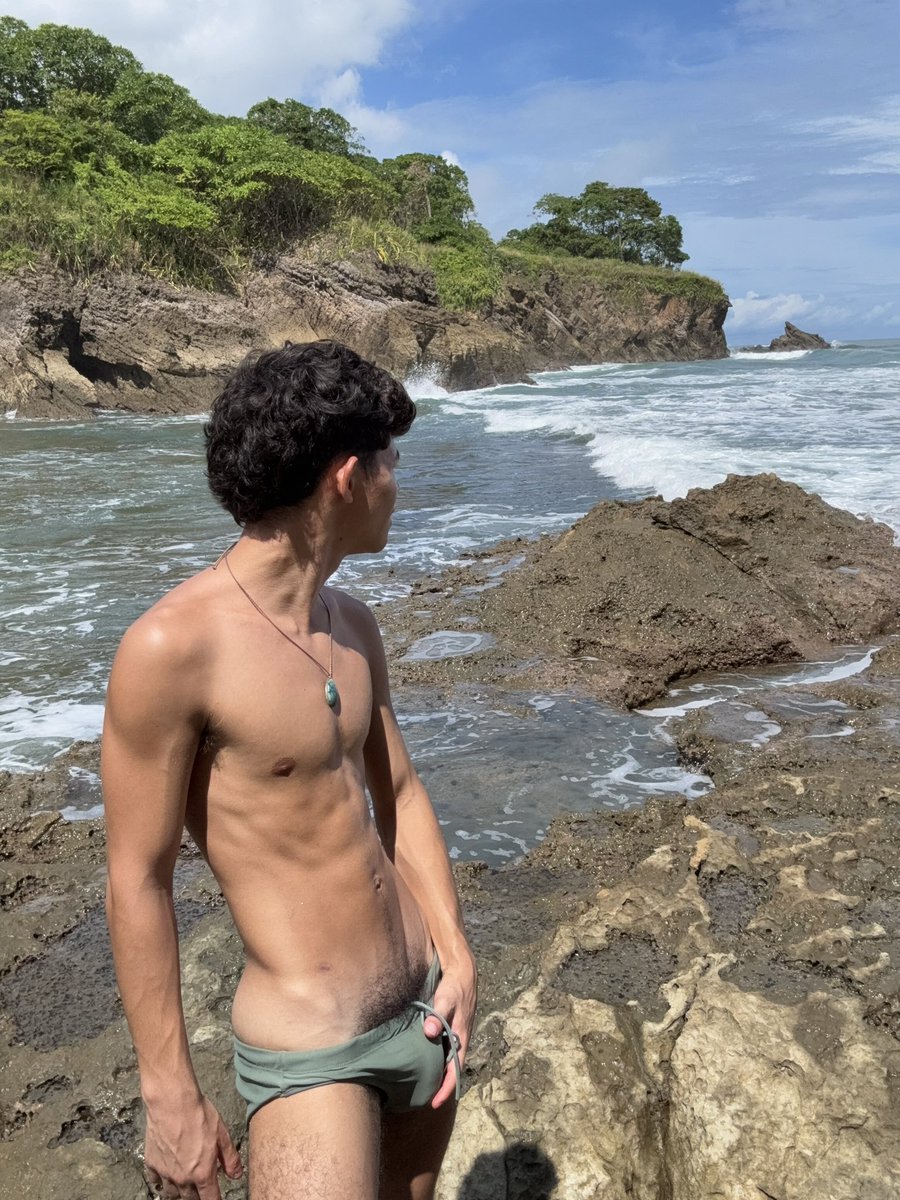 roxander__'s tweet photo. back in the water 🙂‍↕️ https://t.co/5ZdaDqKIhU