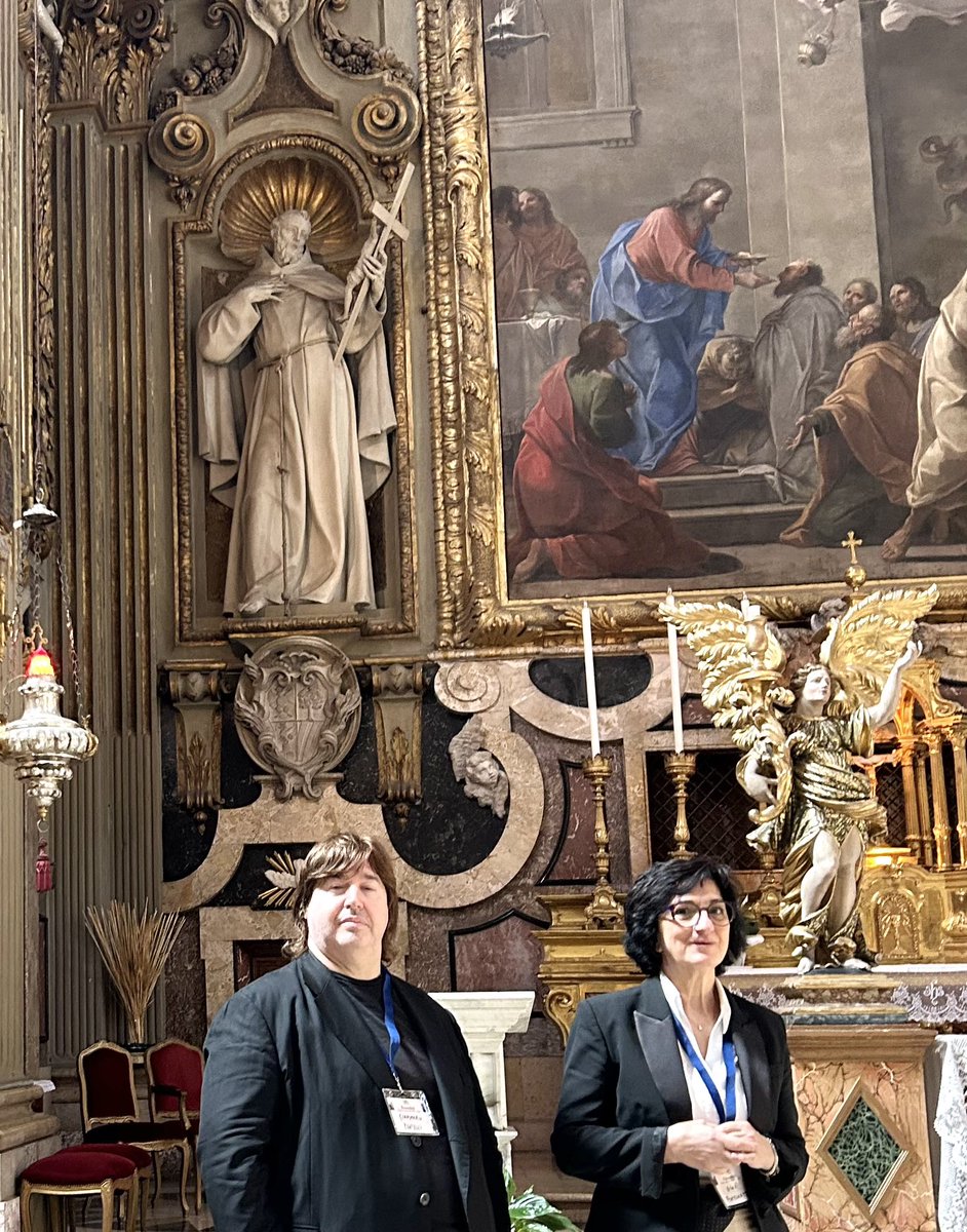 GPuntelli's tweet photo. Presentata oggi, davanti a un pubblico attento, in un momento di grande emozione, la personale Cum Grande Splendore, a mia cura, del maestro Gina Fortunato, che ha portato con le sue opere quella luce non sempre presente nell’arte contemporanea ma di cui è ricca la sua ricerca, nello stupendo Santuario del Corpus Domini nel cuore di Bologna. Un’esperienza spirituale ed artistica intensa di cui abbiamo già le prime straordinarie testimonianze di elogio, un momento di meditazione che nasce dall’aprire l’anima a un sentire raro, di cui la pittura diventa elemento essenziale. Dalle parole del maestro la sua esperienza nel realizzare le opere e soprattutto nel vivere la sua missione nell’arte contemporanea.