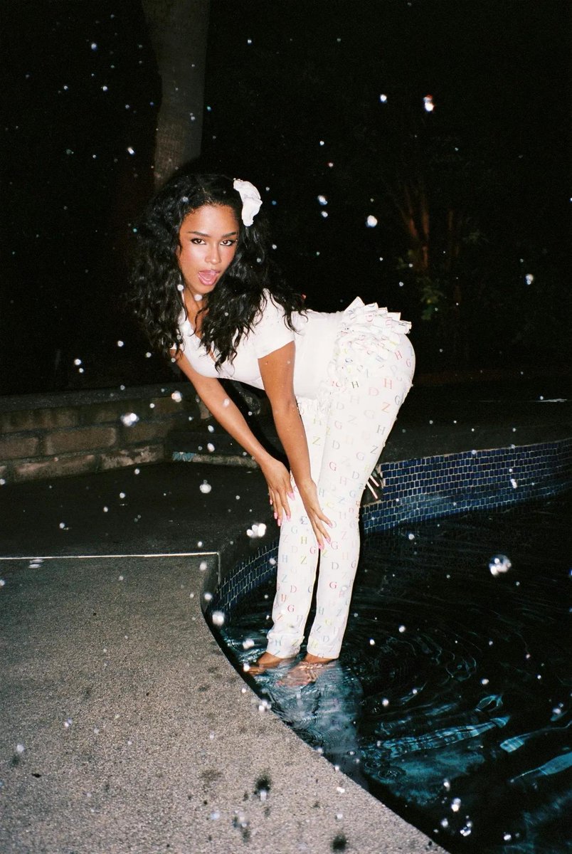 rylie722's tweet photo. TYLA stuns for paper magazine 🔥 https://t.co/hpGpKnIZE8