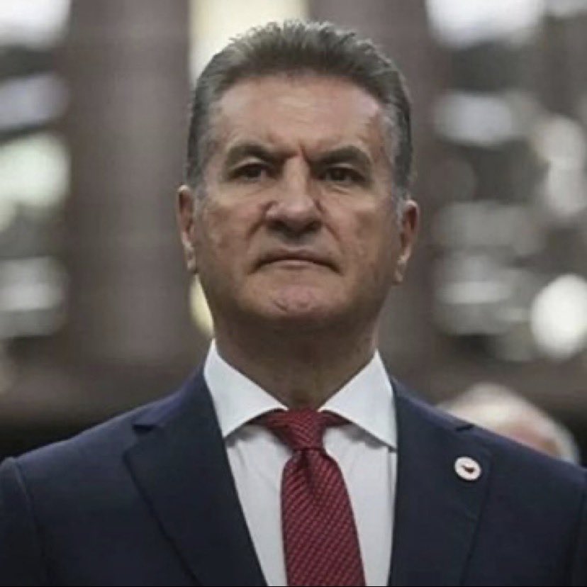 izliyoruz2023_'s tweet photo. Mustafa Sarıgül “Millet aç,Millet geçinemiyor” edebiyatı yaparak çarşı pazar geziyordu ya çocukları  ne yapıyordu ?

Yüzmilyonlarca vurgun yapıyorlardı.
Bir sirk kurmuşlardı millete CAMBAZA BAK deyip Milyonları götürmüşler.. https://t.co/dxC74QWb8Q